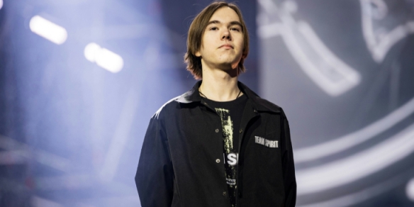 对抗兼备的 对抗兼备的